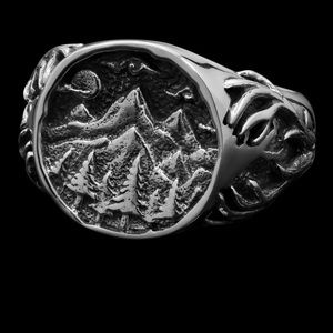 Ring. Heritage Peter McKinnon. Clocks and colors